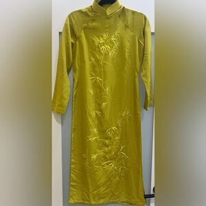 Elegant Tunic /Dress Women's Size Small Chartreuse  Long Sleeve Side Splits